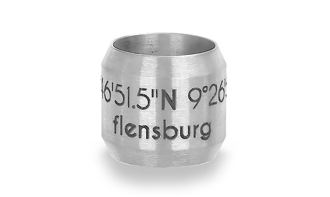 Bild von Koordinaten-Bead "Flensburg" 8mm aus Edelstahl, stahlfarben